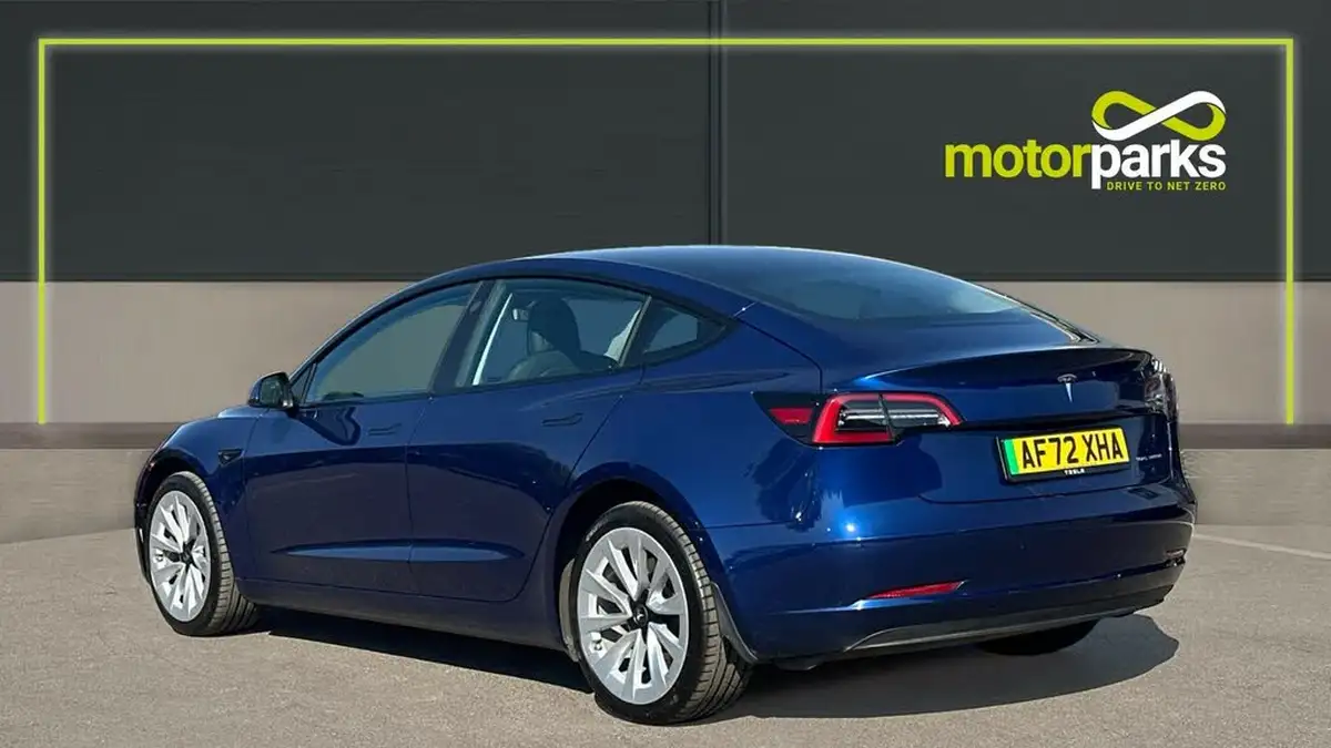 2022-tesla-model-3-e-long-range-big-4