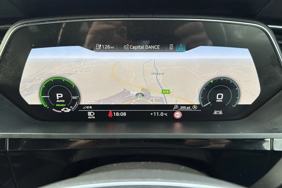 2020-audi-e-tron-55e-s-line-sportback-big-13