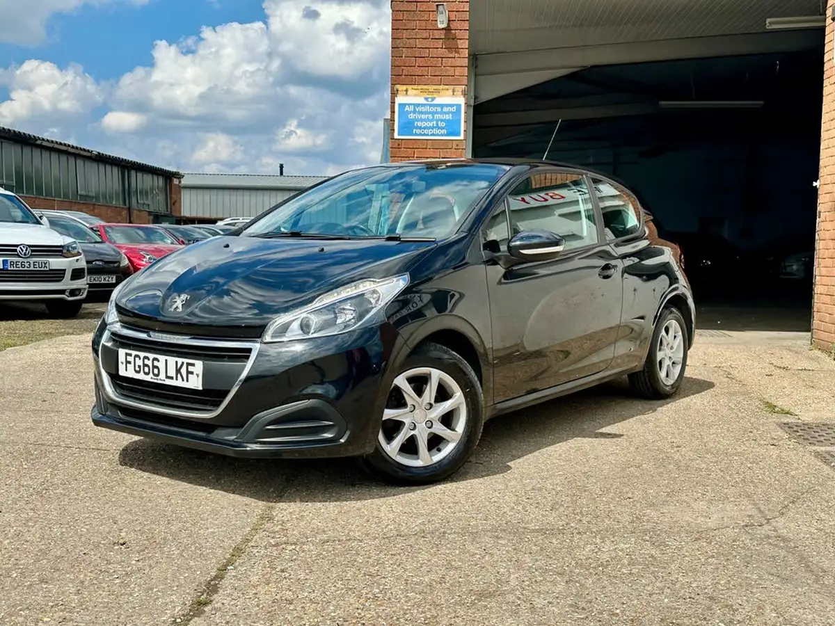 2016-peugeot-208-12-puretech-active-82bhp-3d-big-0