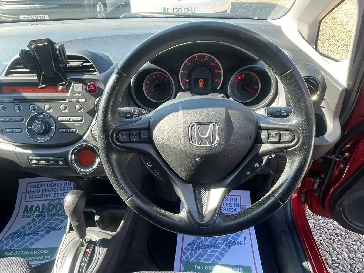 2014-honda-jazz-14-ex-big-10