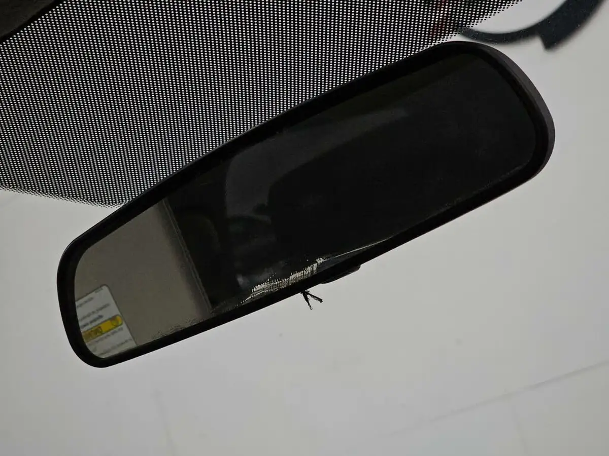 2013-mazda-mazda2-13-ts-air-con-big-65