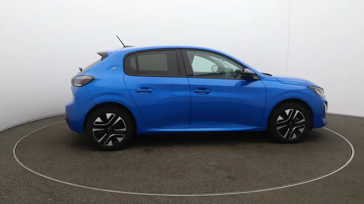 2024-peugeot-208-e-e-style-big-8