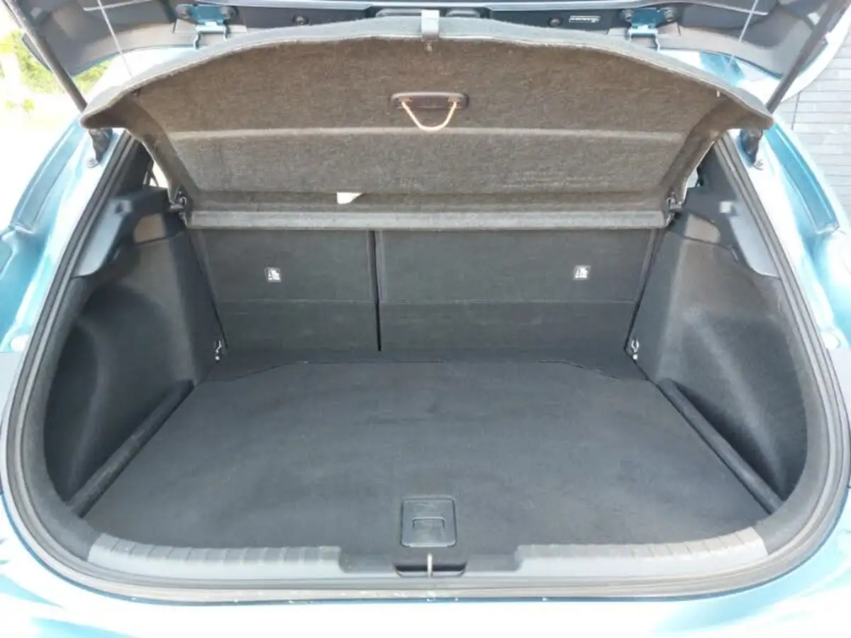 2022-toyota-corolla-18-vvt-i-icon-120bhp-trk-hatchback-5d-big-7