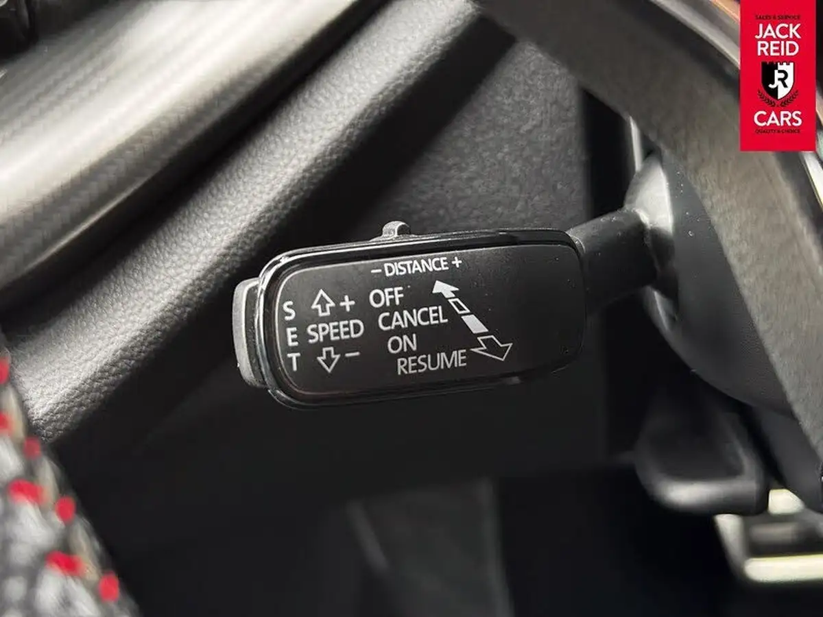 2021-skoda-octavia-20tdi-vrs-estate-big-12