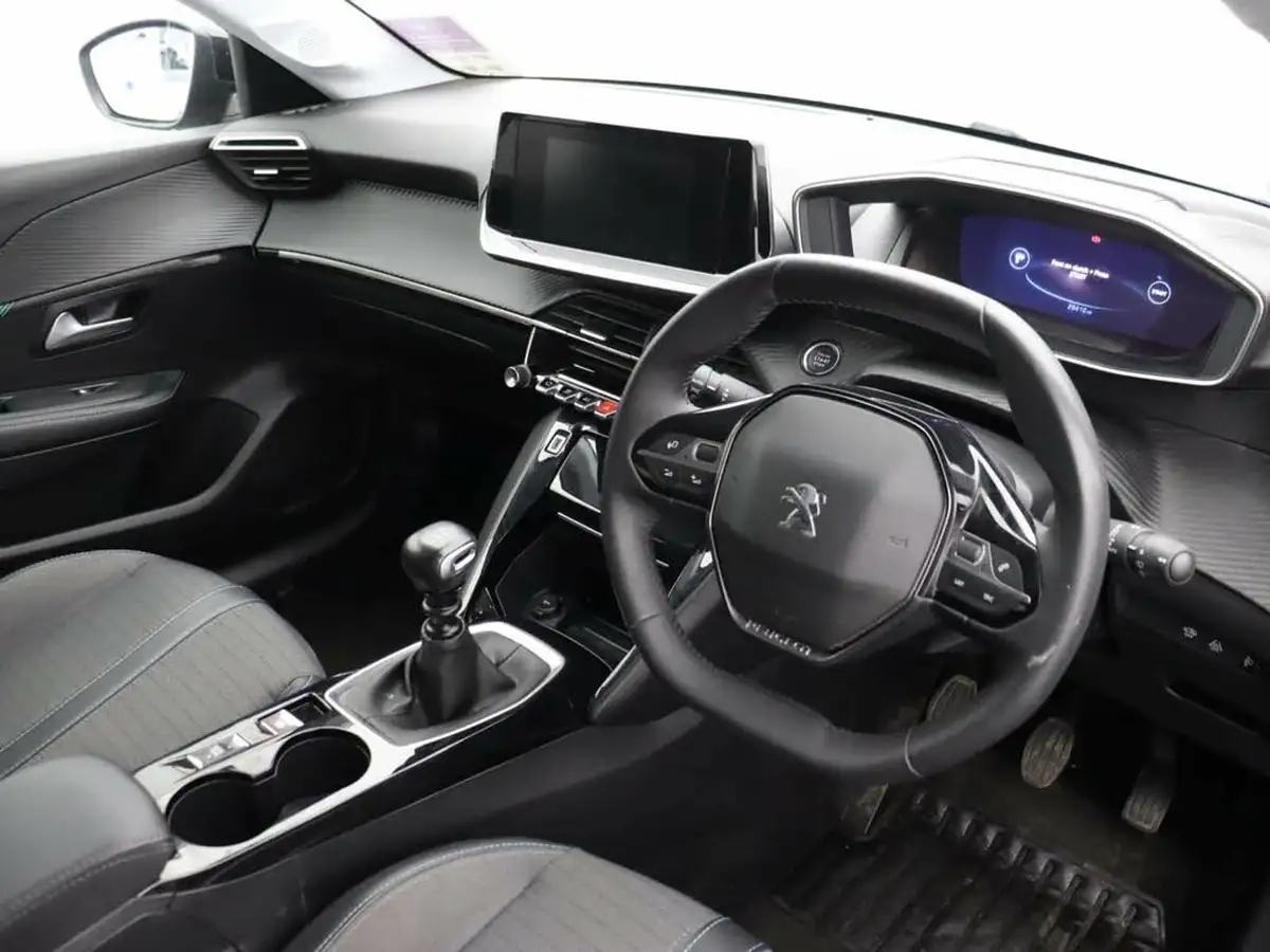 2022-peugeot-208-15-bluehdi-allure-premium-big-16