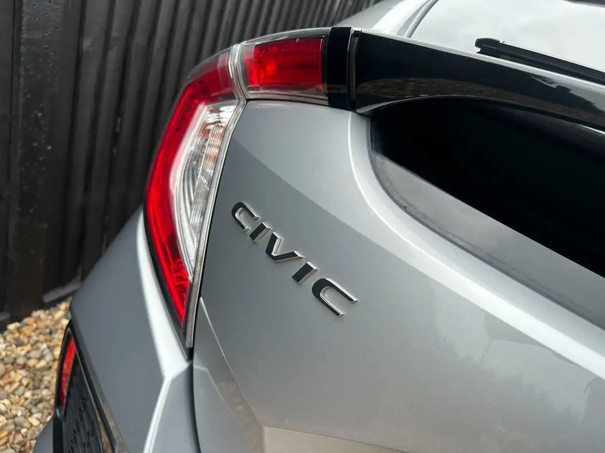 2018-honda-civic-10-vtec-turbo-sr-129ps-hatchback-5d-big-8