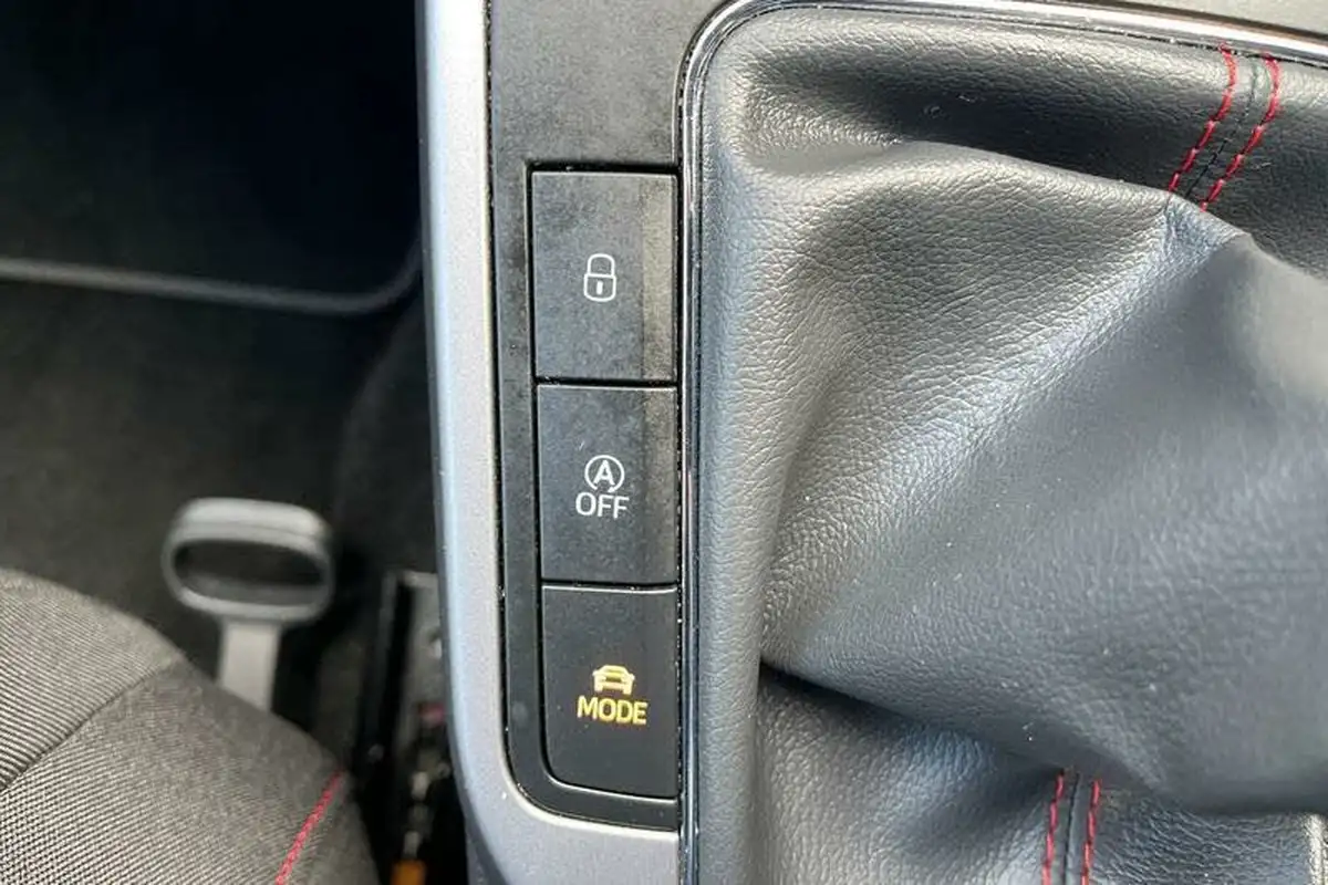2021-seat-arona-10-tsi-fr-red-edition-big-32