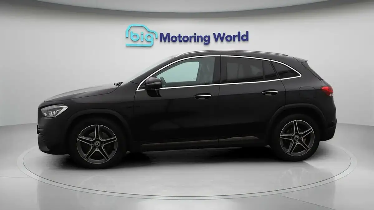 2022-mercedes-benz-gla-class-13-gla-180-amg-line-premium-big-4
