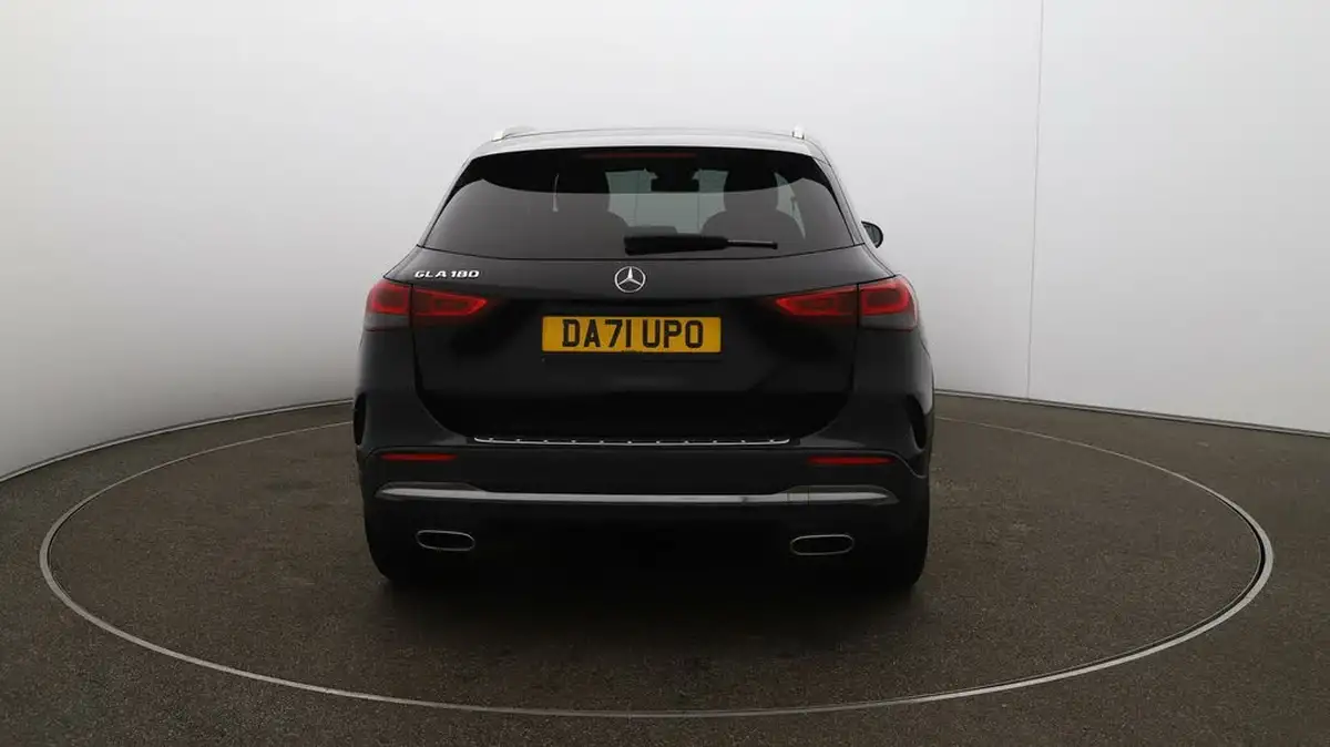 2022-mercedes-benz-gla-class-13-gla-180-amg-line-premium-big-48