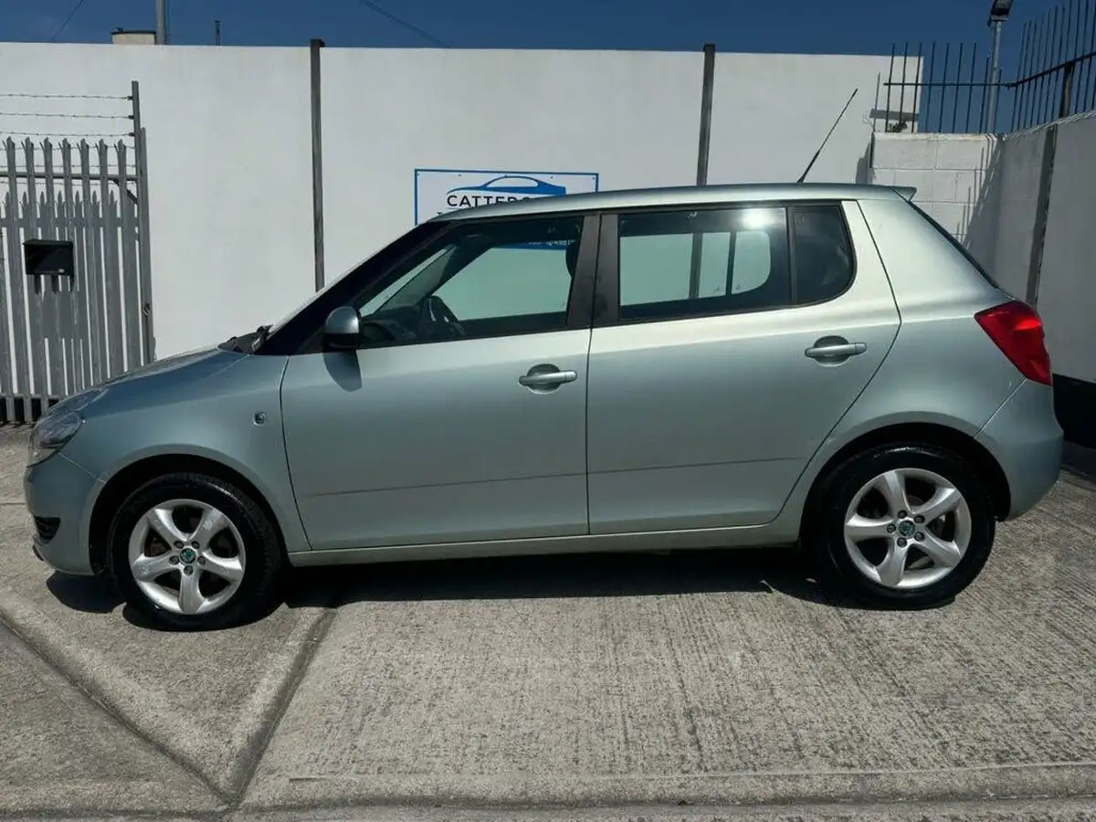 2011-skoda-fabia-12-se-plus-12v-70bhp-plus-hatchback-1198cc-big-1