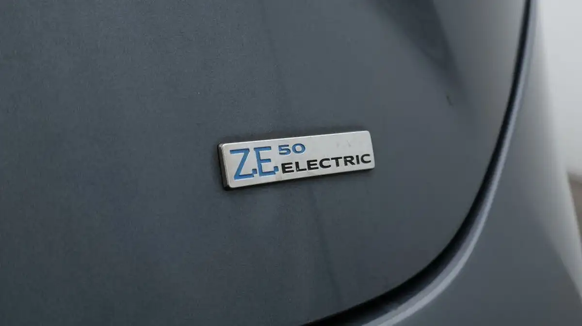 2020-renault-zoe-e-i-iconic-110ps-r110ze50-big-24