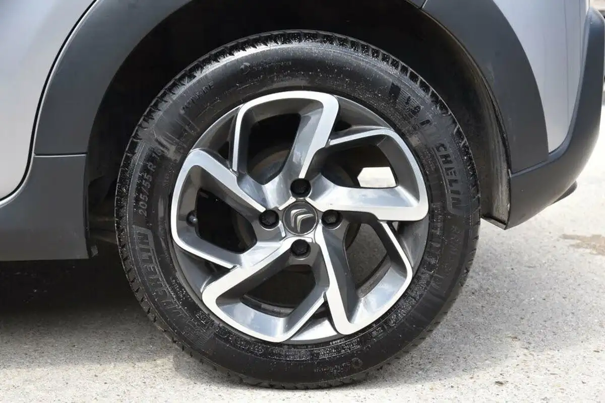 2021-citroen-c3-12-puretech-flair-83ps-big-47