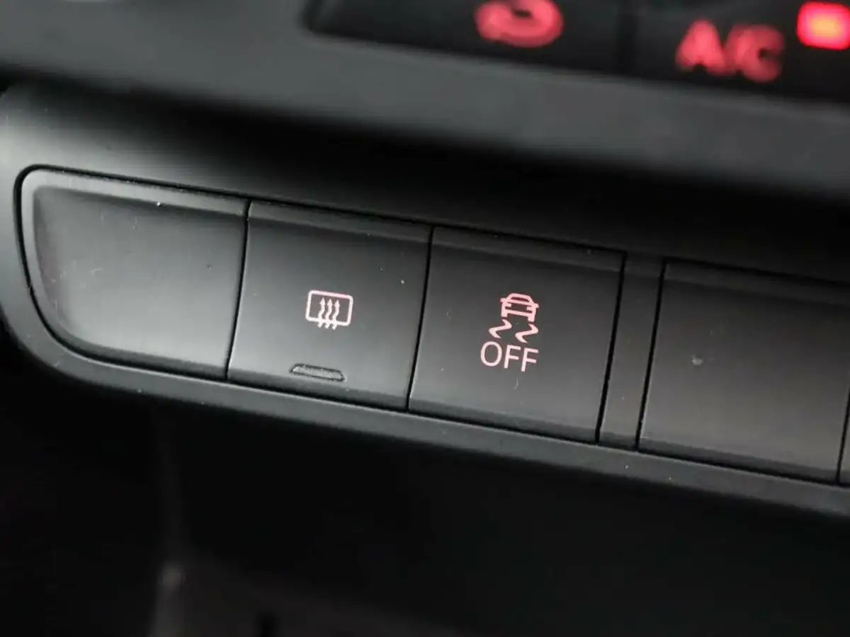 2018-audi-a1-14-tfsi-sport-nav-sportback-5d-big-30