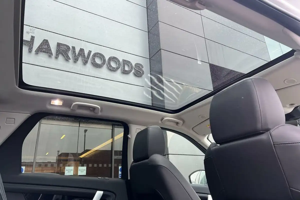 2024-land-rover-discovery-sport-15-p300e-s-big-9