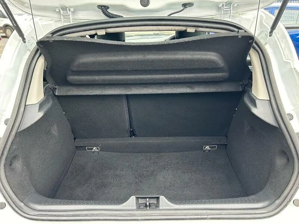 2014-renault-clio-12-expression-big-26