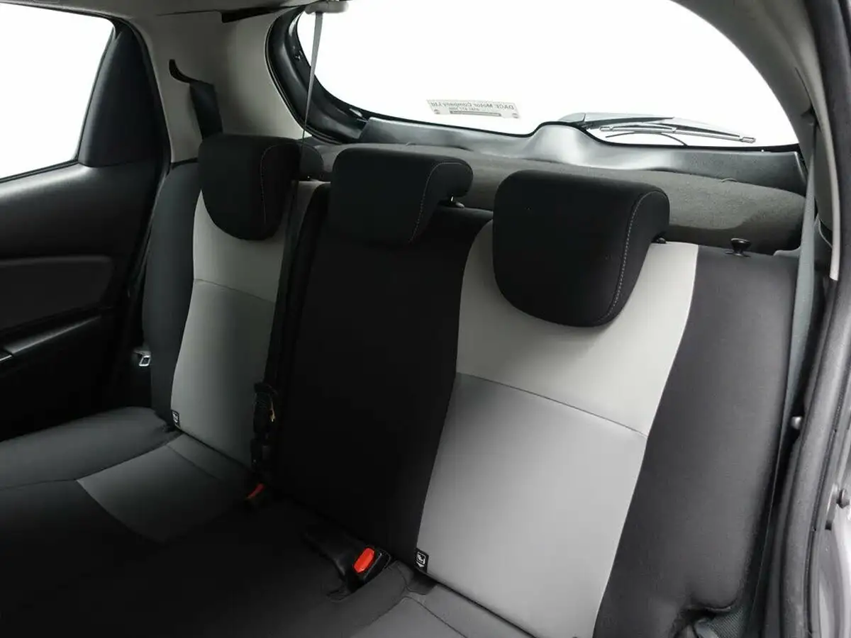 2019-toyota-yaris-15-vvt-i-icon-hybrid-big-17