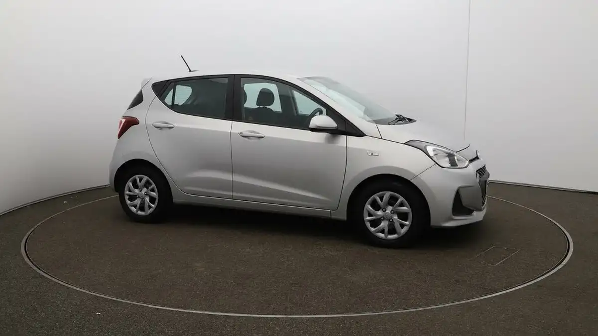 2017-hyundai-i10-12-se-big-45