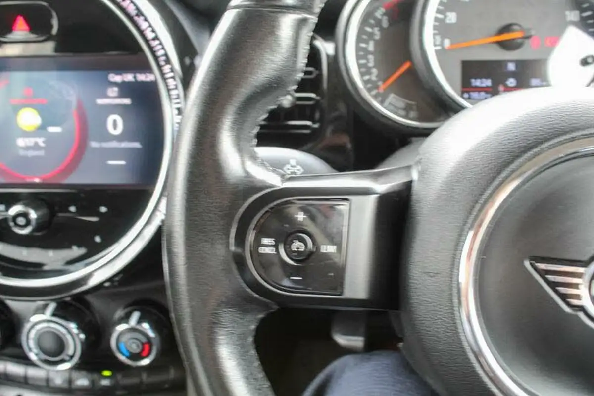 2022-mini-cooper-15-cooper-classic-hatchback-5d-big-29