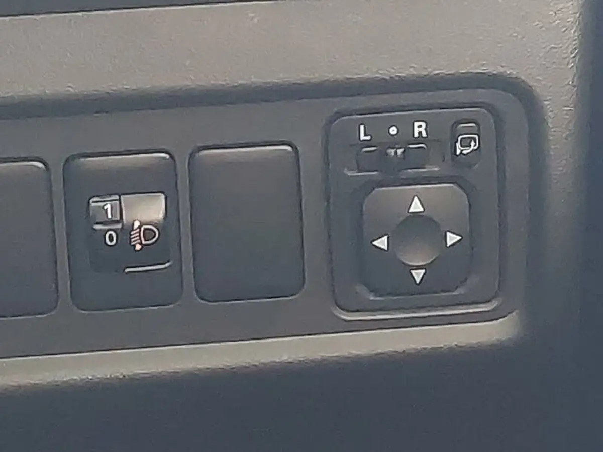 2020-mitsubishi-mirage-12-design-cvt-big-10