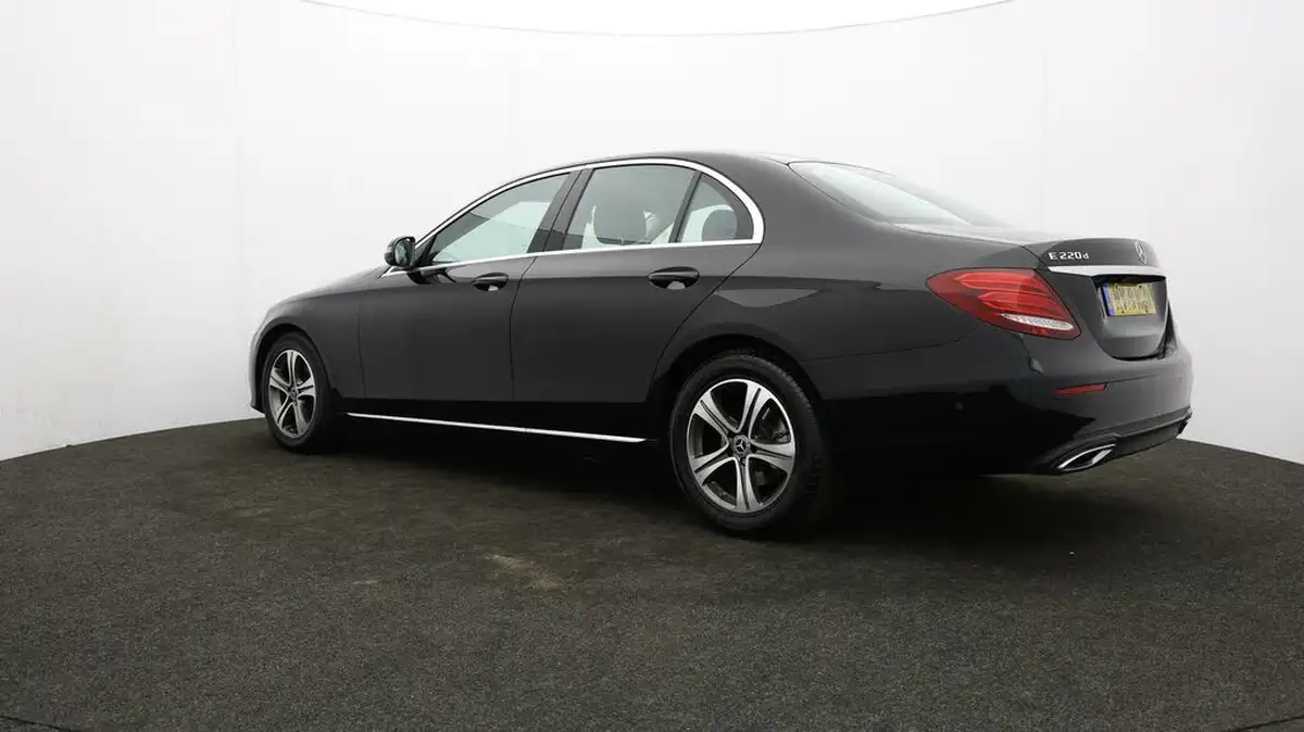 2019-mercedes-benz-e-class-20d-e220d-se-ss-saloon-4d-big-75