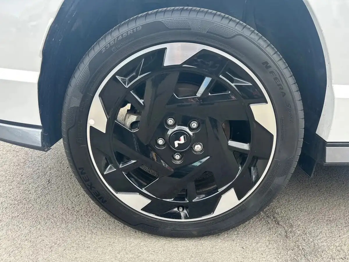 2024-hyundai-kona-e-n-line-big-7