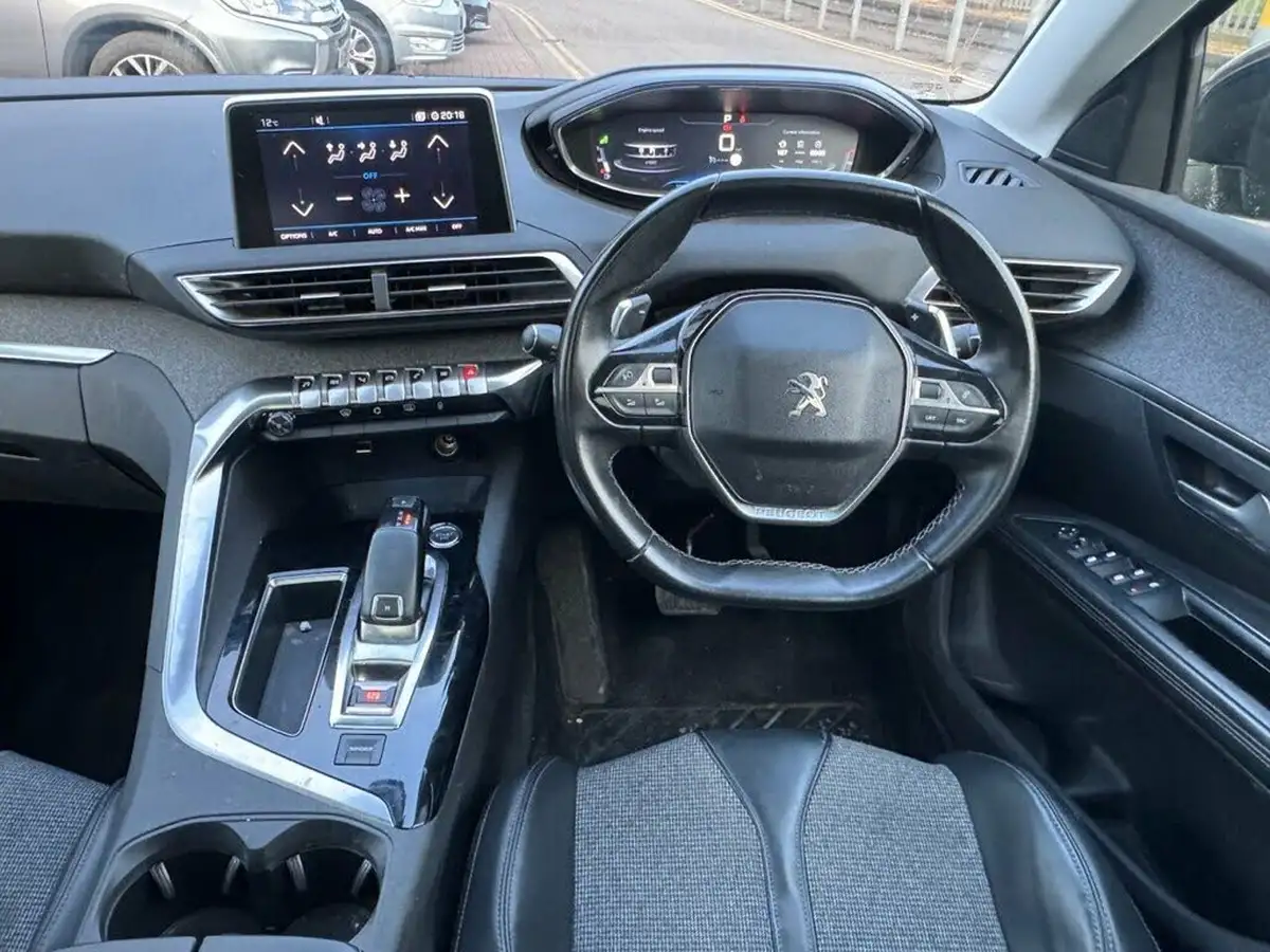 2017-peugeot-5008-suv-12-puretech-allure-eat6-big-29