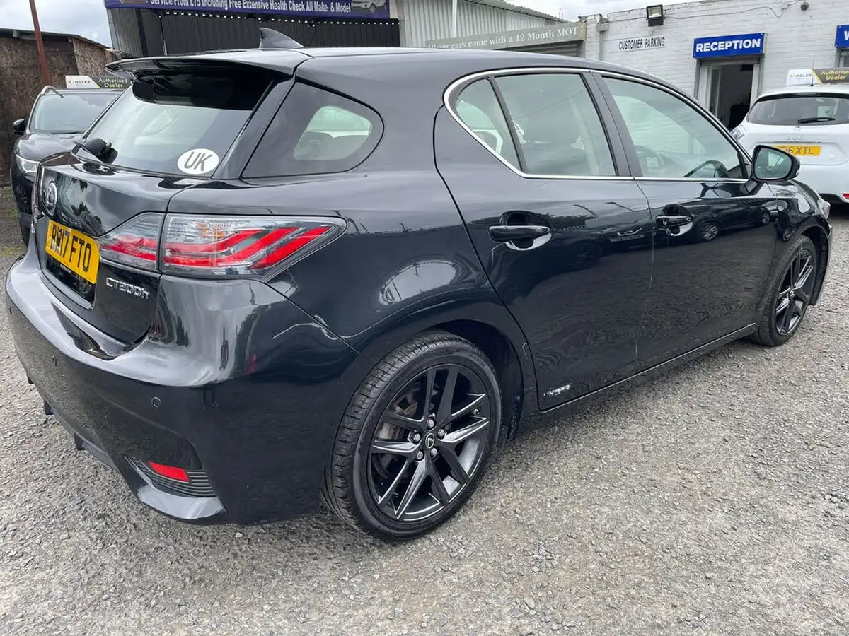 2017-lexus-ct-200h-18-executive-edition-big-4