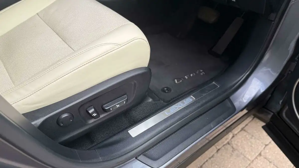 2020-lexus-rx-450h-l-35-rx-l-4wd-big-32