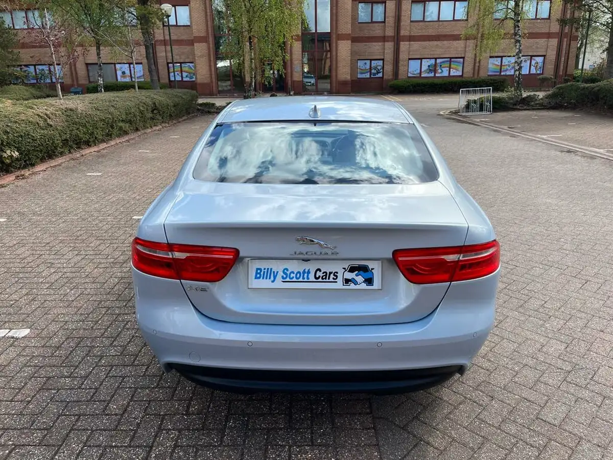2016-jaguar-xe-20d-prestige-163ps-big-20