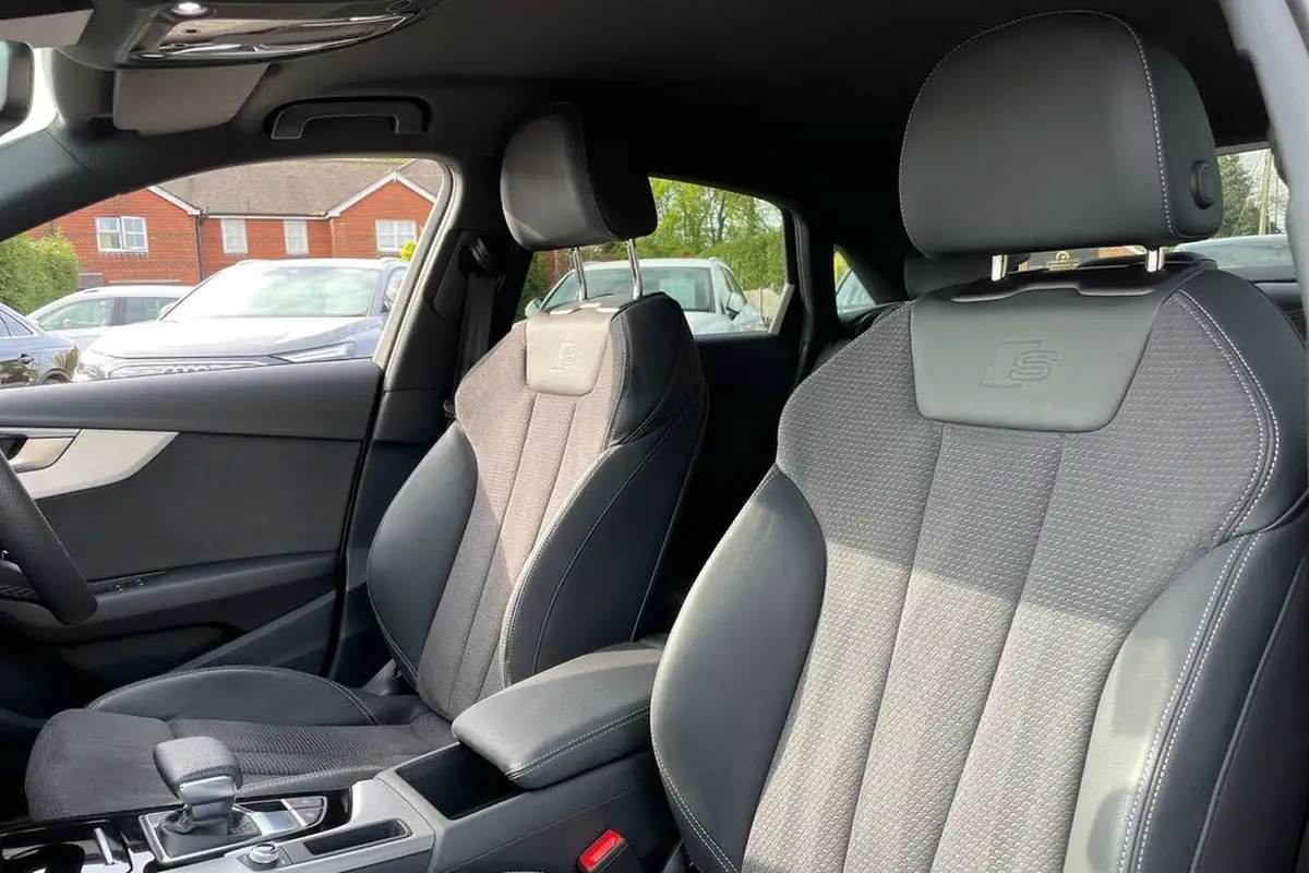 2022-audi-a4-20-35-tfsi-s-line-tronic-big-25