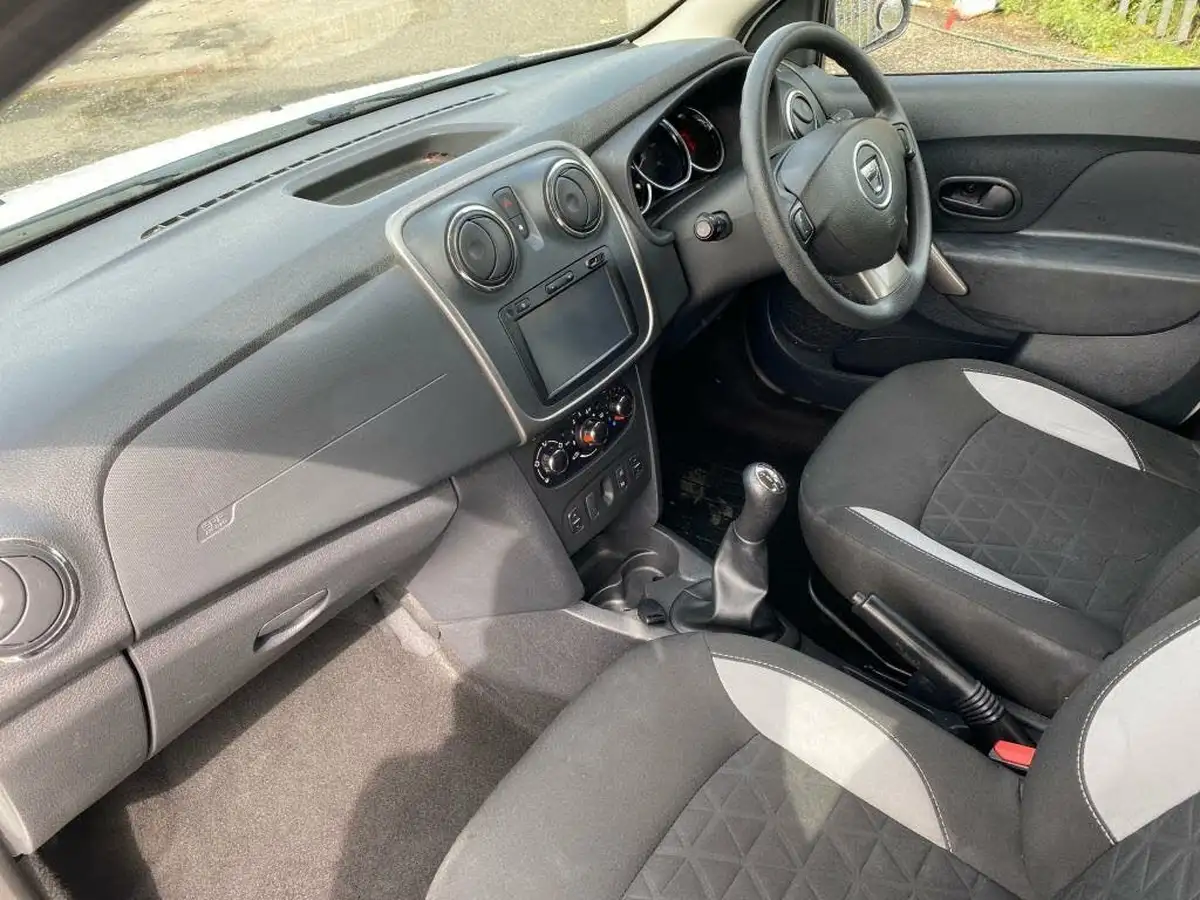 2016-dacia-sandero-stepway-09-tce-laureate-big-4