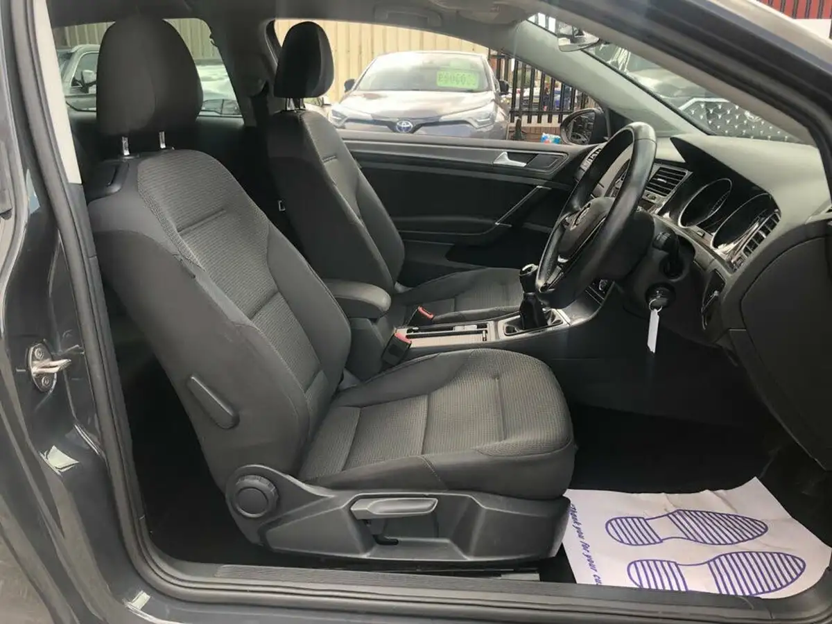 2018-volkswagen-golf-14-tsi-se-hatchback-3d-big-19