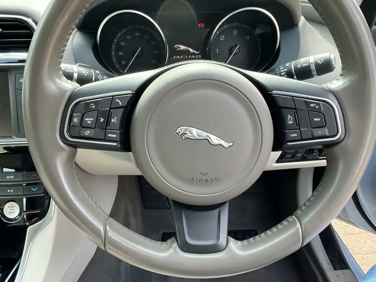 2016-jaguar-xe-20d-prestige-163ps-big-44