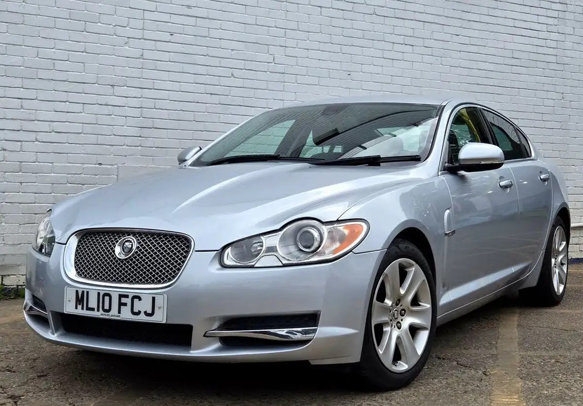 2010-jaguar-xf-30-premium-luxury-big-13