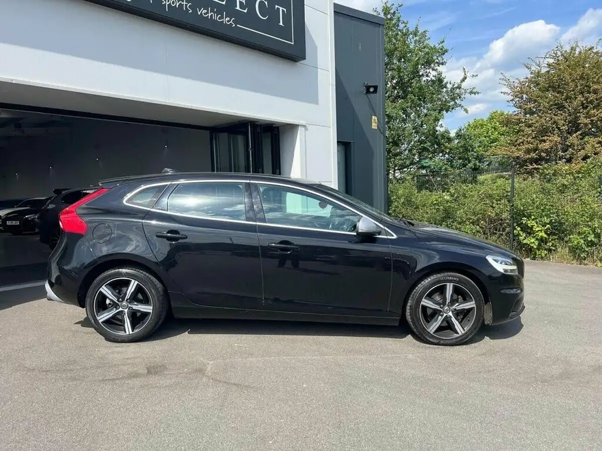 2016-volvo-v40-20-t2-r-design-nav-plus-big-4
