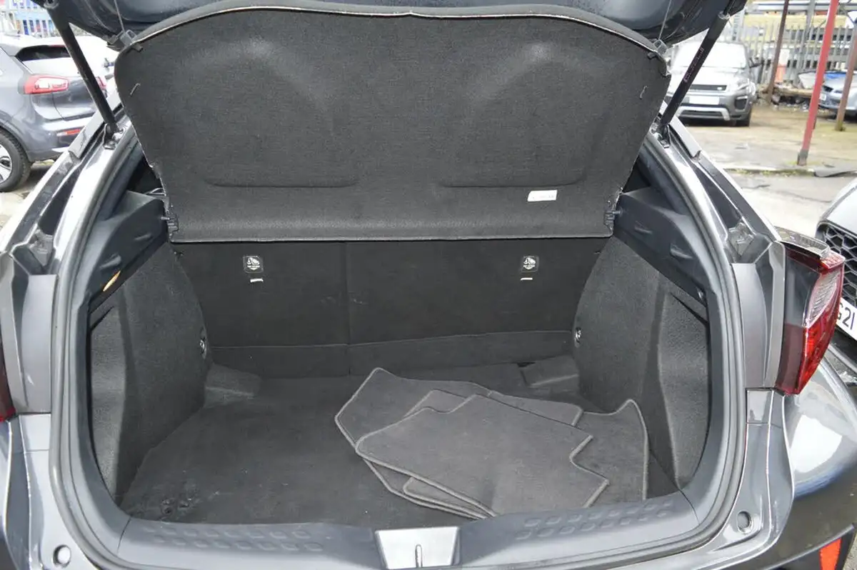 2020-toyota-c-hr-18-vvt-i-icon-parking-pack-big-8