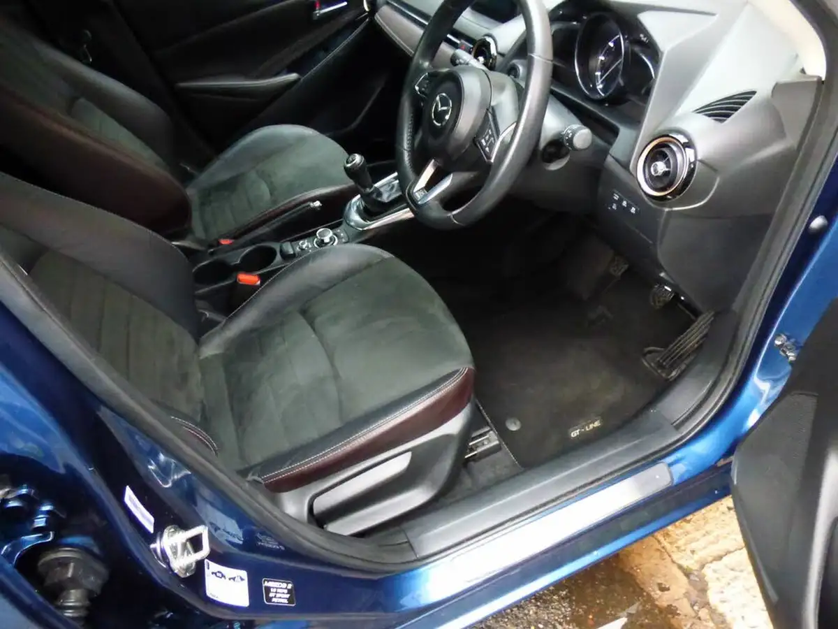 2017-mazda-mazda2-15-gt-sport-big-11