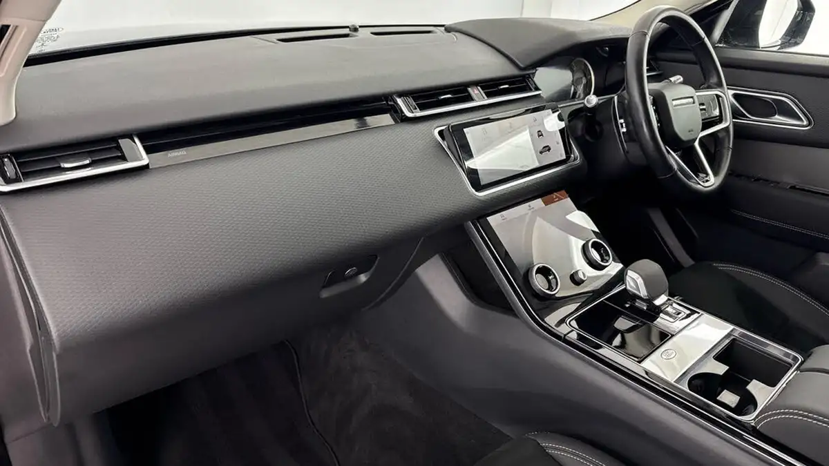 2022-land-rover-range-rover-velar-20-d200-velar-big-9