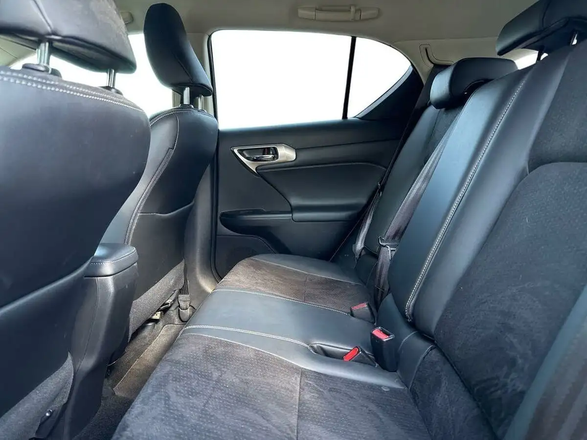 2017-lexus-ct-200h-18-sport-99bhp-big-16