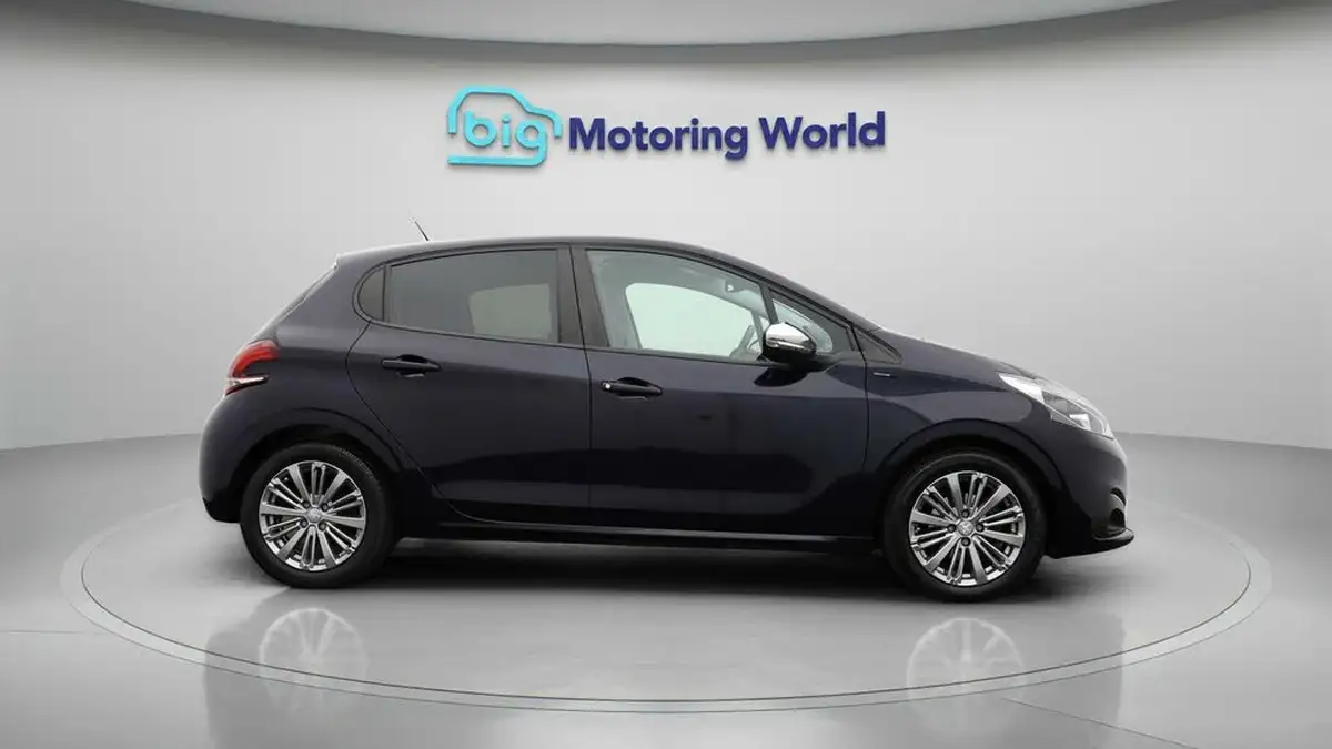 2019-peugeot-208-12-puretech-signature-big-7