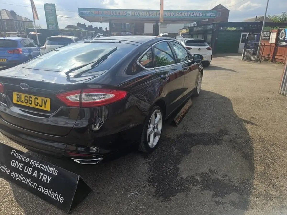 2017-ford-mondeo-20tdci-titanium-180ps-hatchback-powershift-big-3