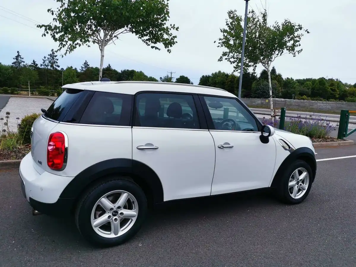 2012-mini-countryman-16-one-98bhp-big-9