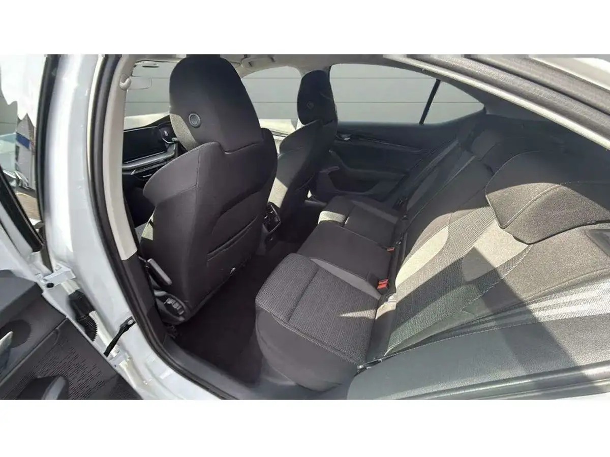 2021-skoda-octavia-big-19