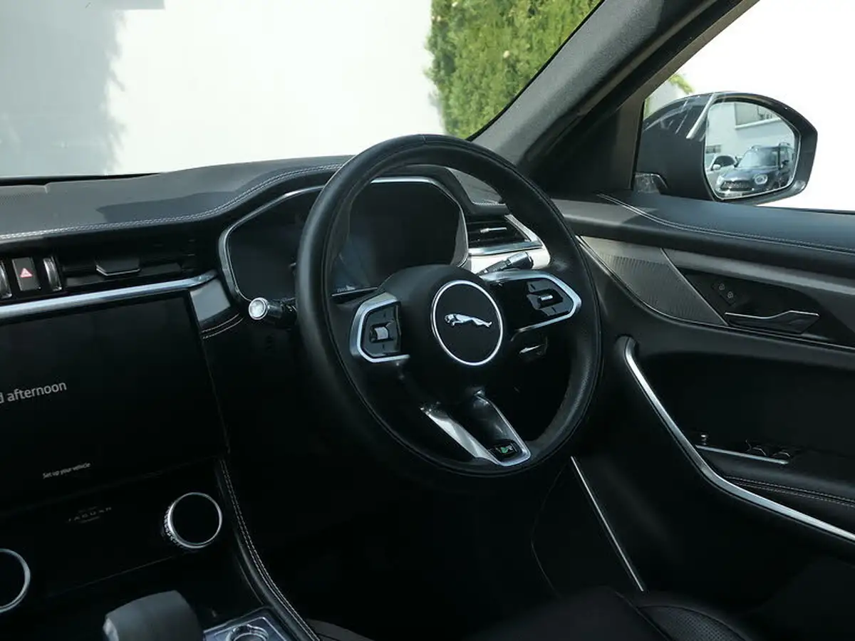 2021-jaguar-f-pace-20-d200-r-dynamic-s-mhev-big-11