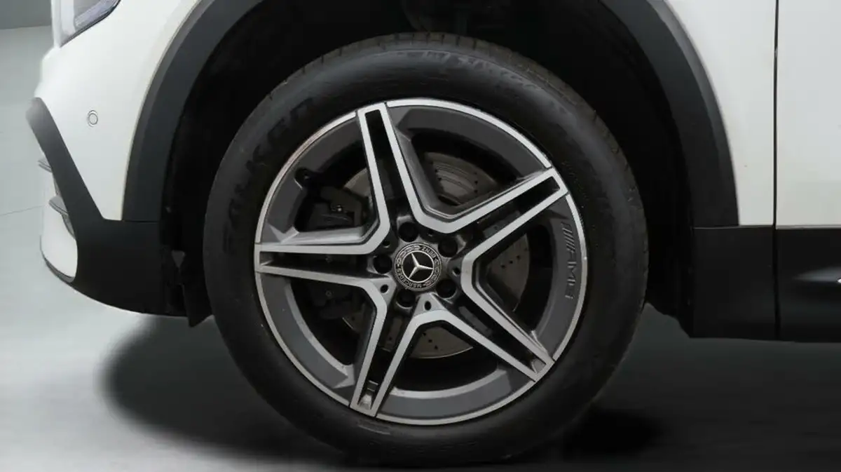 2020-mercedes-benz-glb-class-20d-glb220d-amg-line-premium-plus-driving-assistance7-big-18