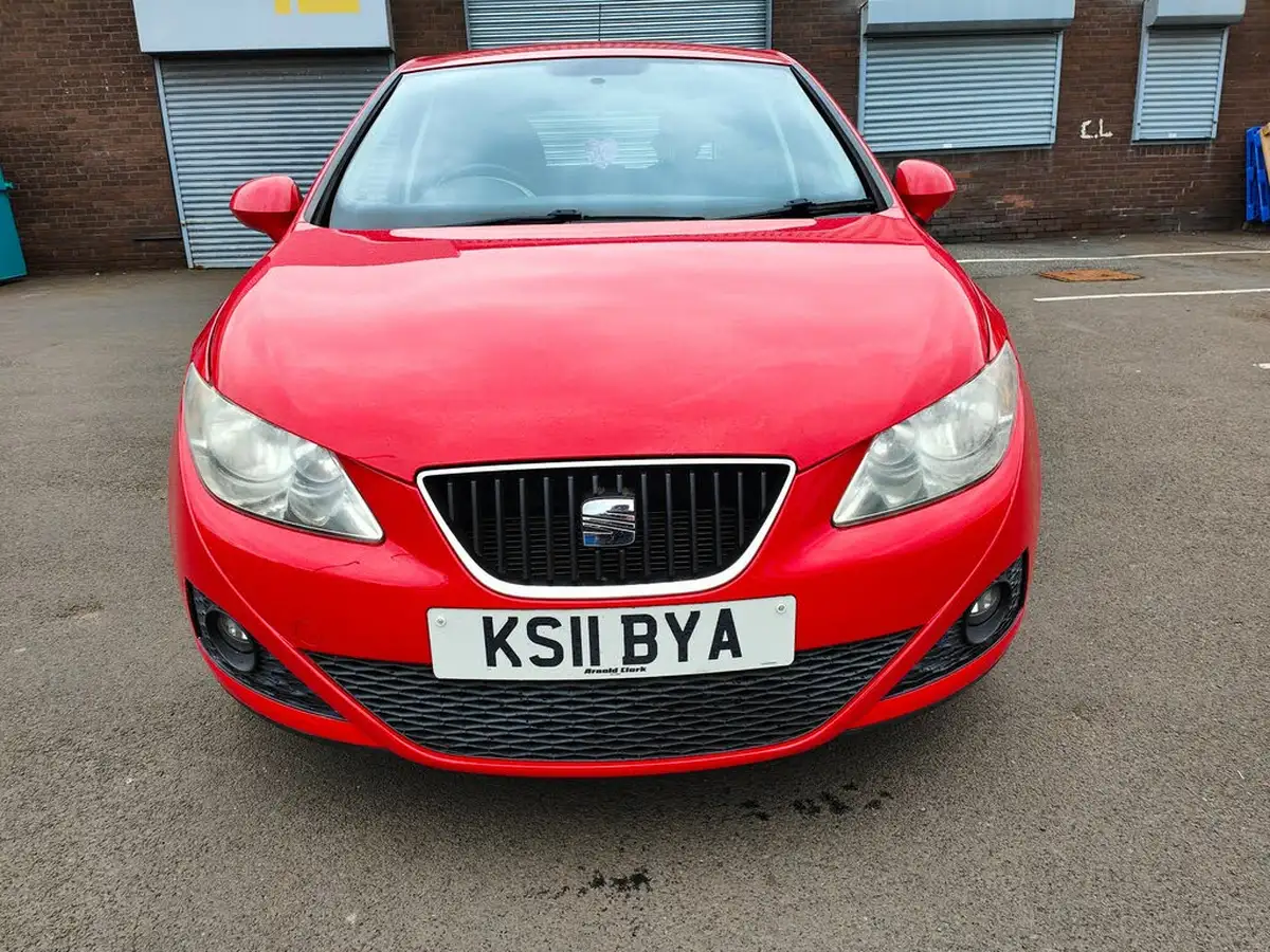 2011-seat-ibiza-14-sport-hatchback-5d-big-2