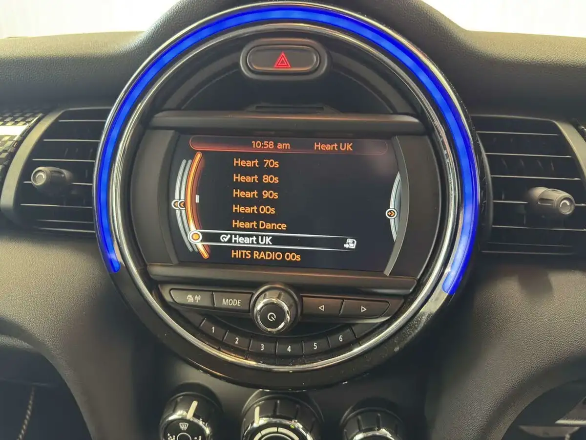 2017-mini-cooper-20-cooper-s-ss-hatchback-5d-sport-auto-big-24