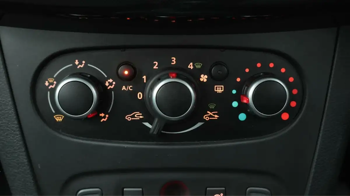 2020-dacia-sandero-09-tce-comfort-big-12