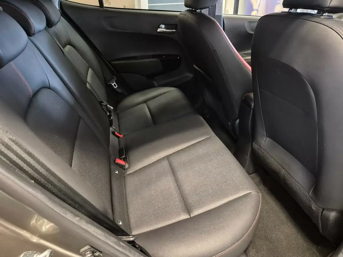 2017-kia-picanto-10-gt-line-big-12