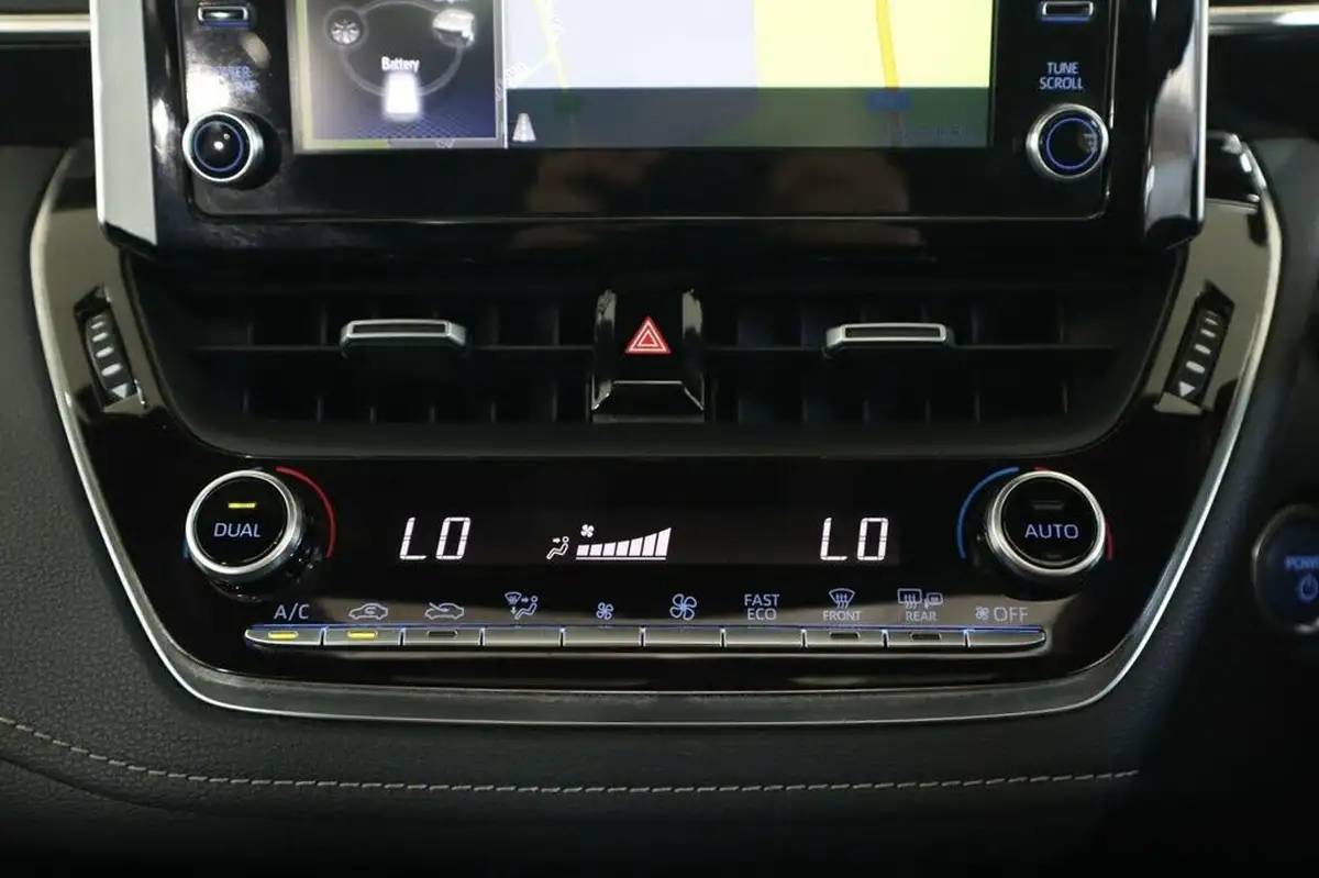 2019-toyota-corolla-18-vvt-i-design-trk-hatchback-5d-big-30